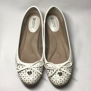 Giani Bernini Odeysa White Ballet Flats